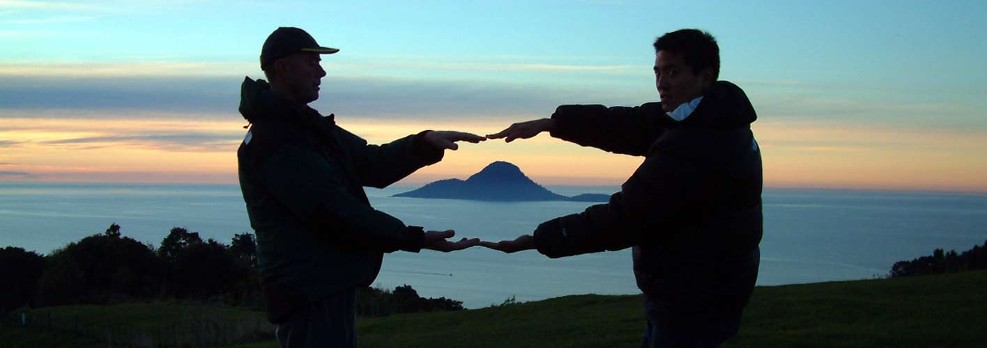 Racingmix - Bay of Plenty - Whakatane, New Zealand - Chris' bright idea, and check out the boat coming in from sea right below Chris' hand